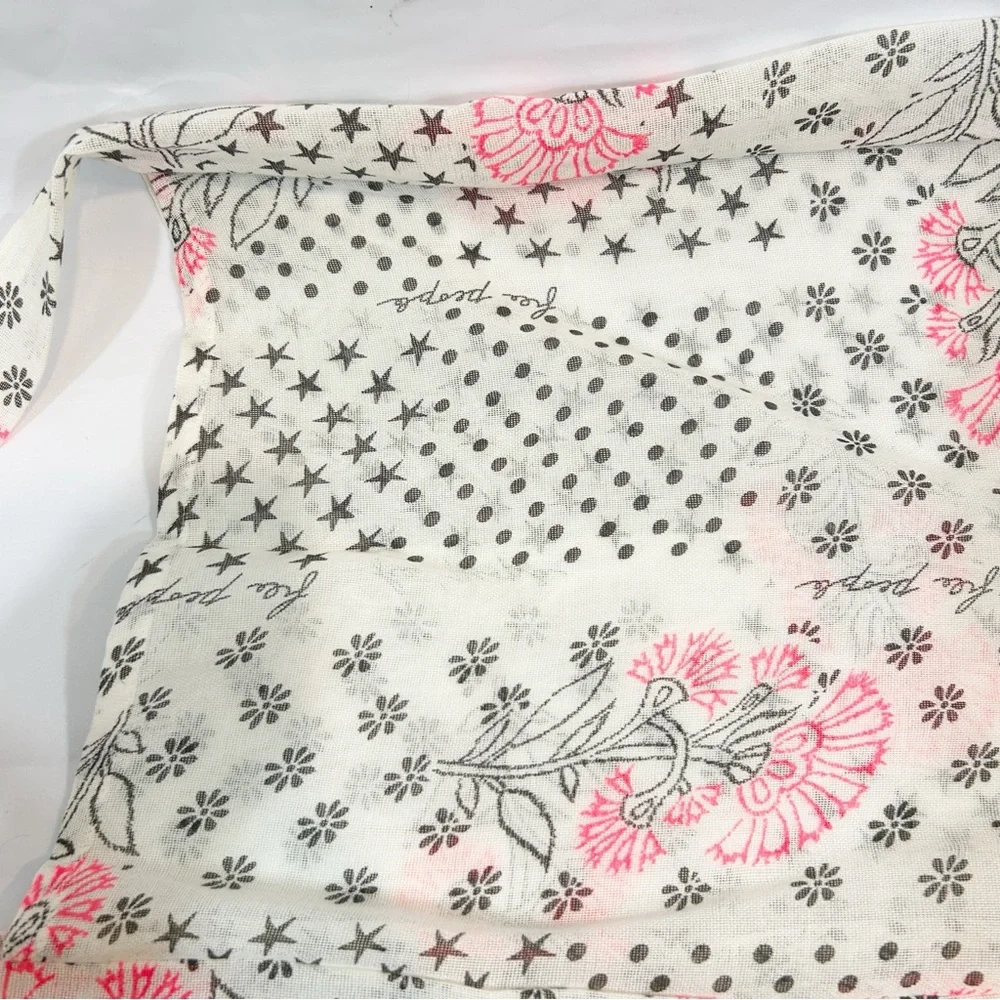 Free People White and Pink Floral Hobo Market Beach Bag Bohemian